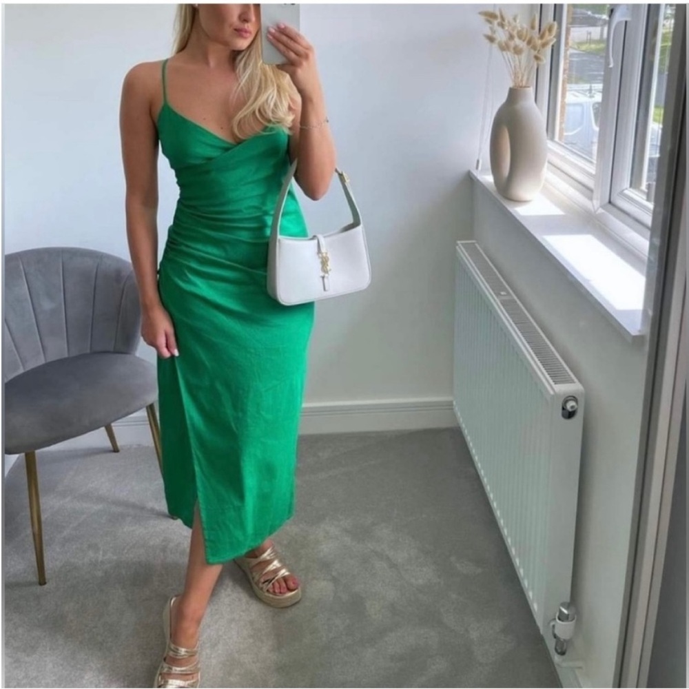 BNWT. Zara Green linen draped dress. Size L.